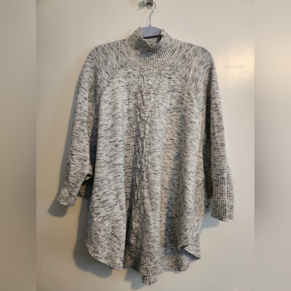 Sz S/M Turtleneck Ponco Sweater